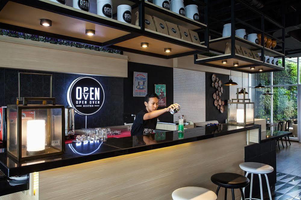 맥스원호텔 앳 티다르 수라바야 외부 사진